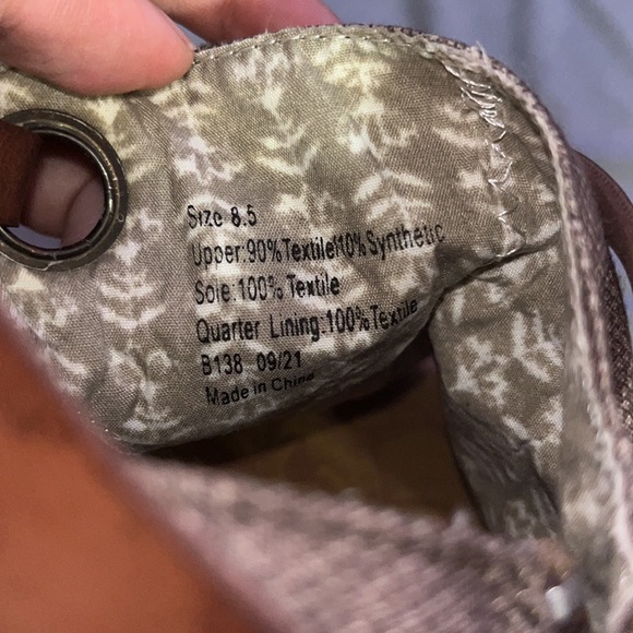 Sandles - Picture 4 of 4